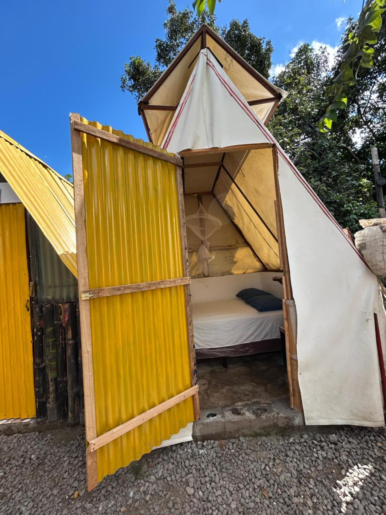 Auberge de jeunesse Tz'unun Ya' Rec Center à San Pedro de la Laguna Extérieur photo