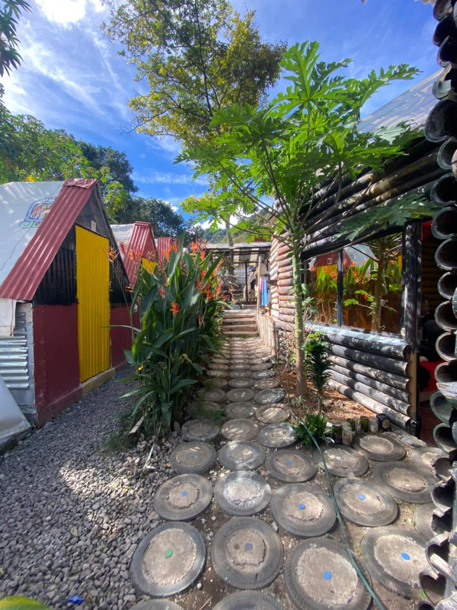 Auberge de jeunesse Tz'unun Ya' Rec Center à San Pedro de la Laguna Extérieur photo